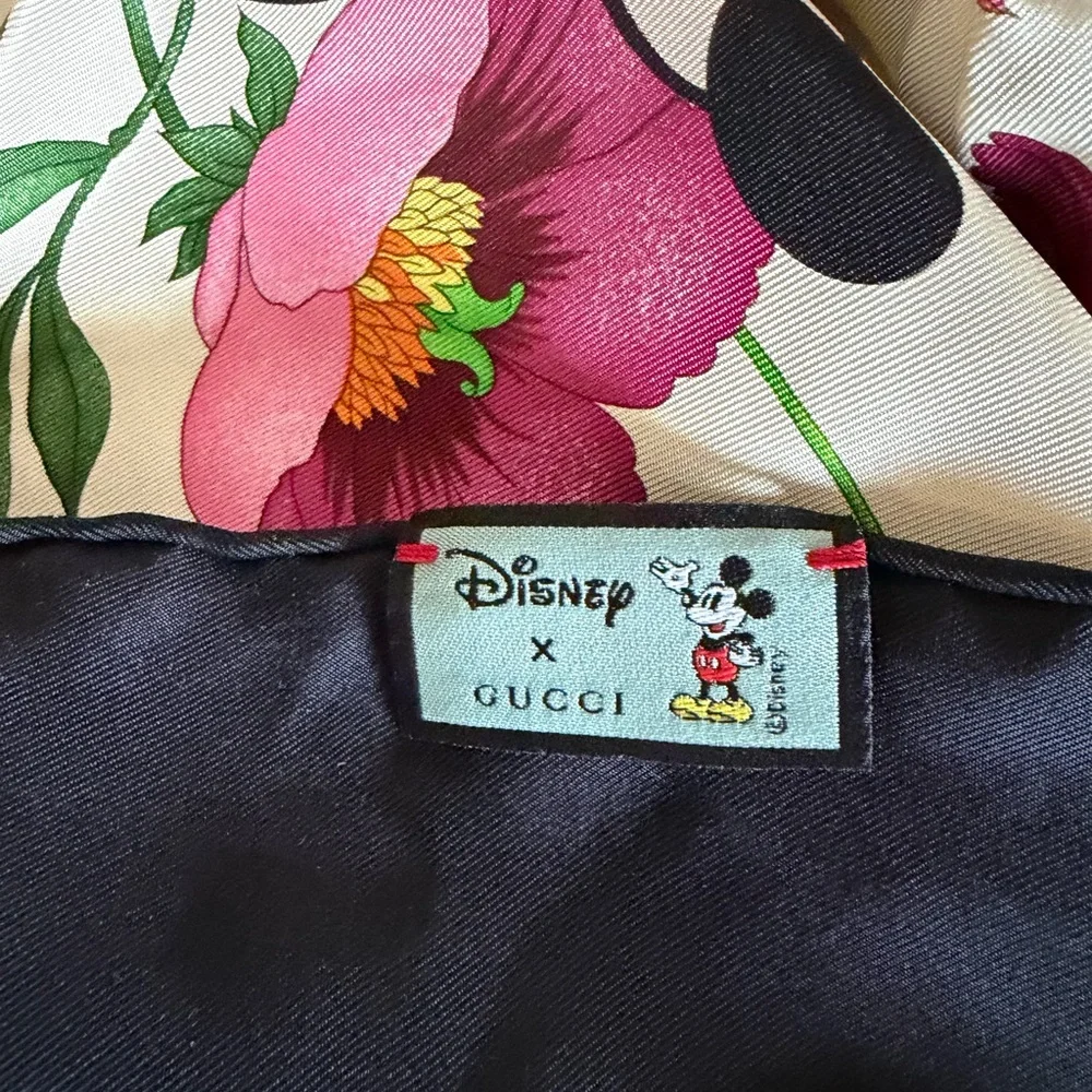 Gucci X Disney Black Flora Silk Scarf - Picture 6 of 11